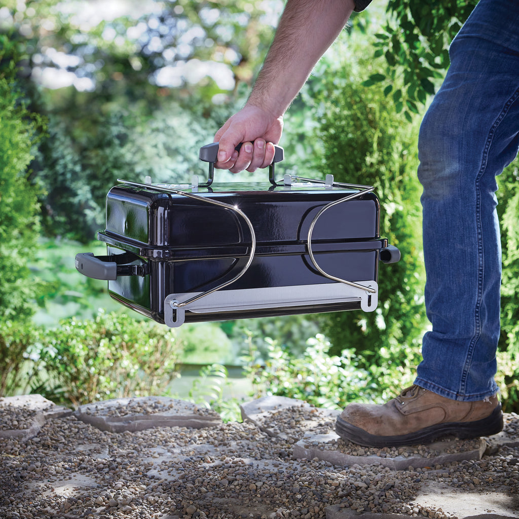 Weber Go-Anywhere Charcoal Braai in use