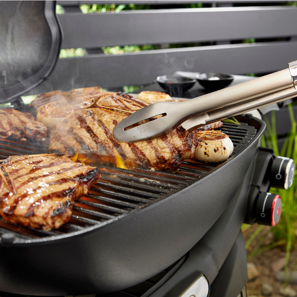 Weber Q 3200N Gas Braai in use