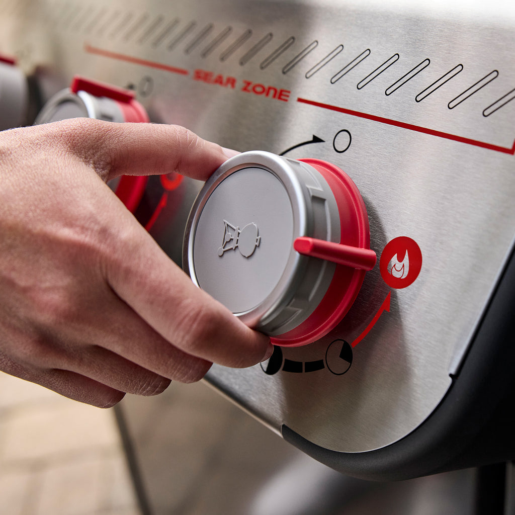 Weber Spirit E-435 control panel