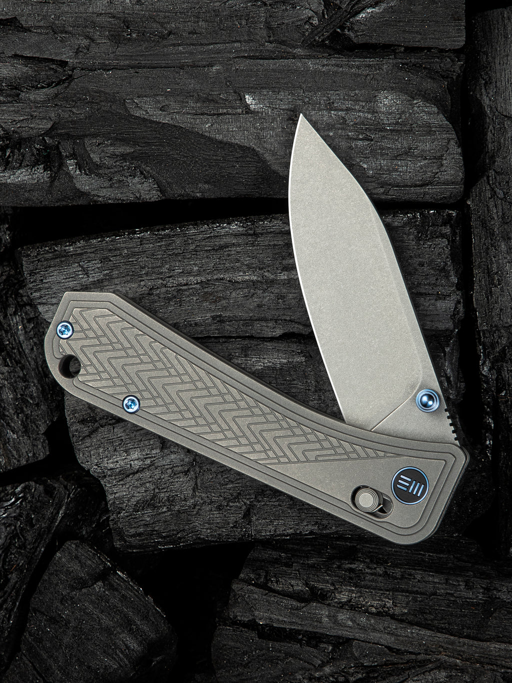 WE Bougie Banter — Upscale Art Deco Gray Titanium