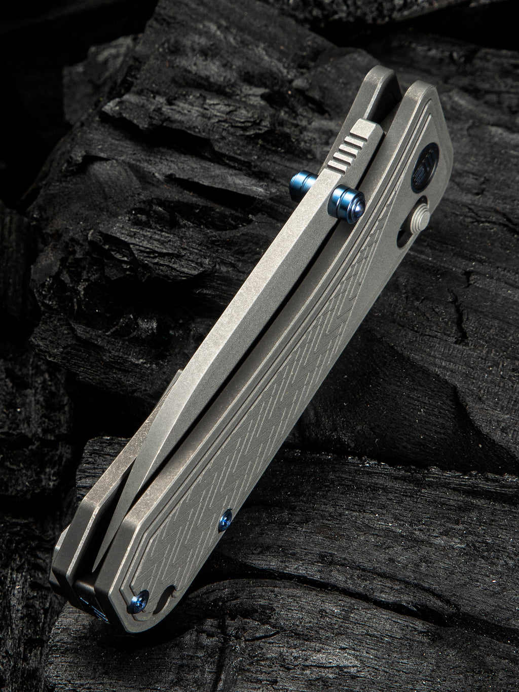 WE Bougie Banter — Upscale Art Deco Gray Titanium