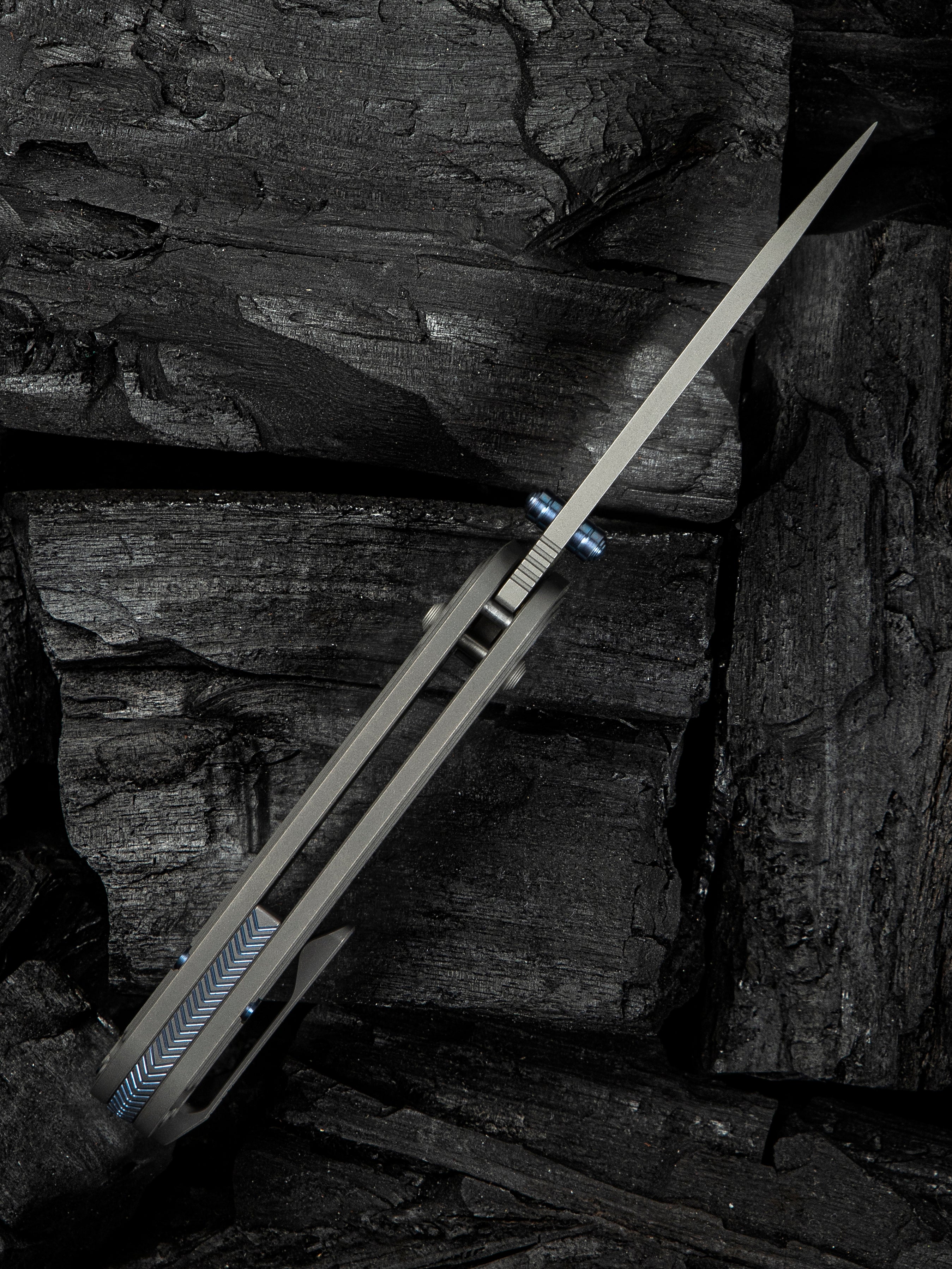 WE Bougie Banter — Upscale Art Deco Gray Titanium