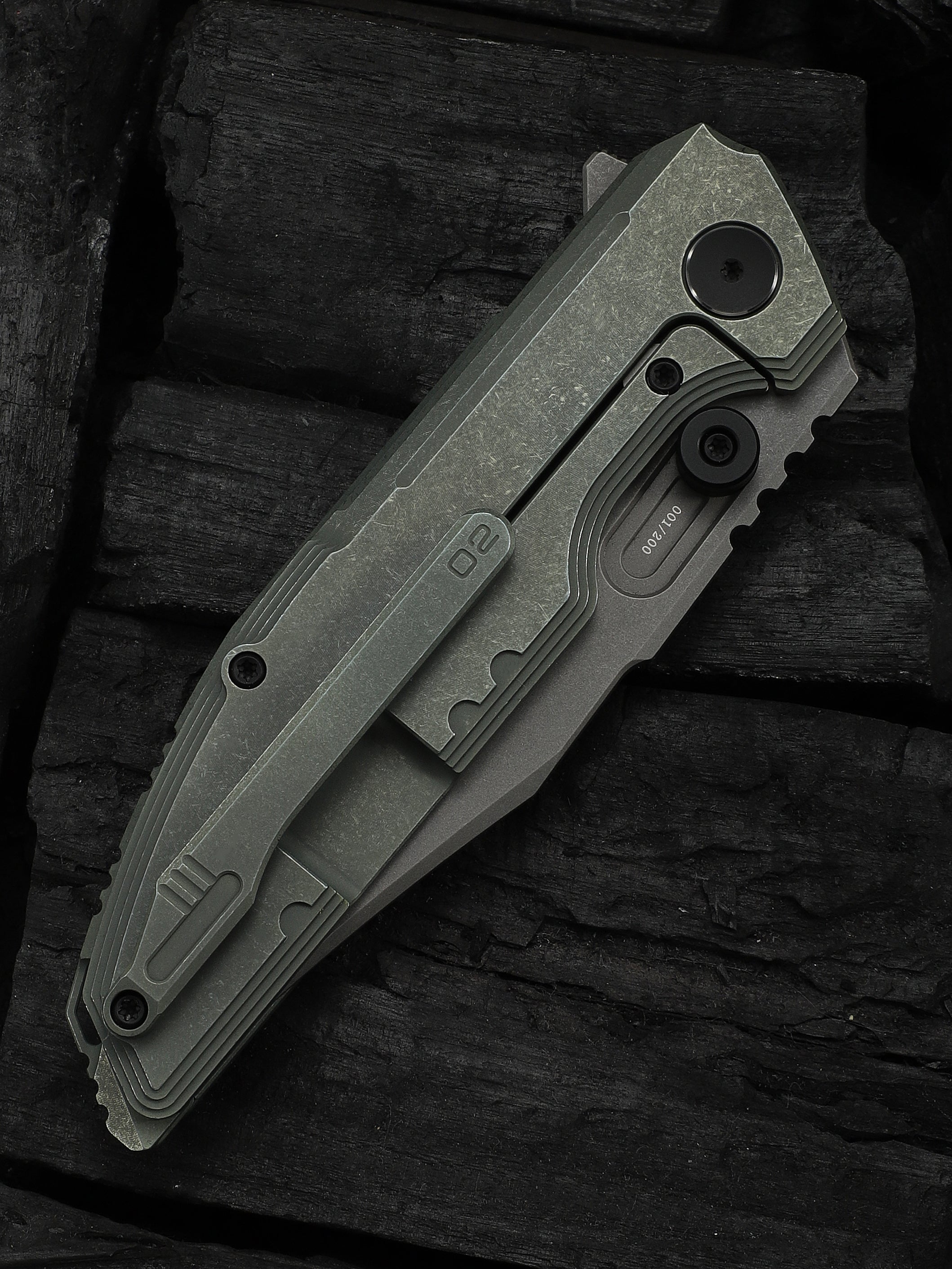 WE Muster — Olive Gray Titanium